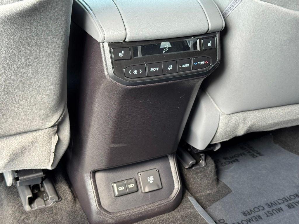 2025 Toyota Highlander Platinum