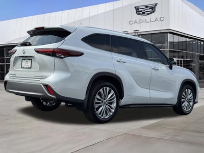 2025 Toyota Highlander Platinum
