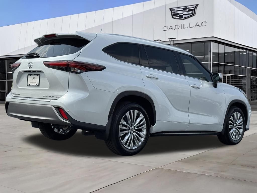 2025 Toyota Highlander Platinum