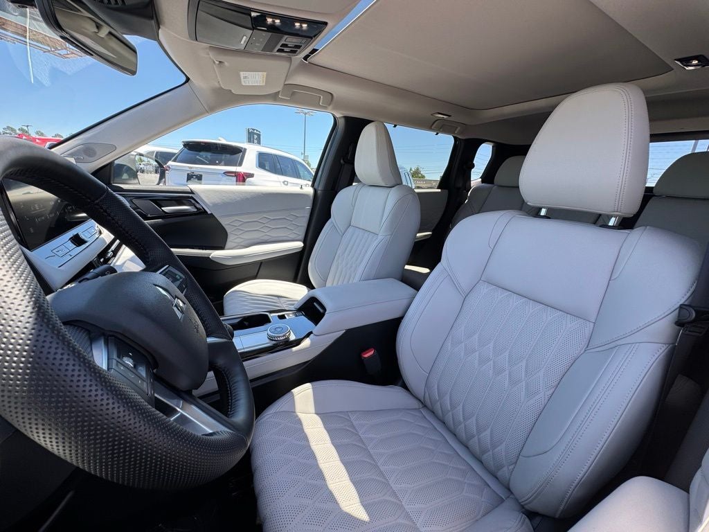 2025 Mitsubishi Outlander SEL