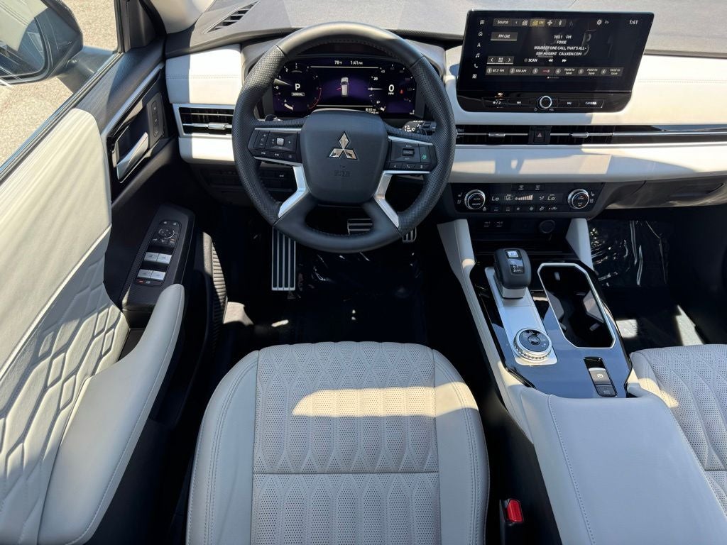 2025 Mitsubishi Outlander SEL