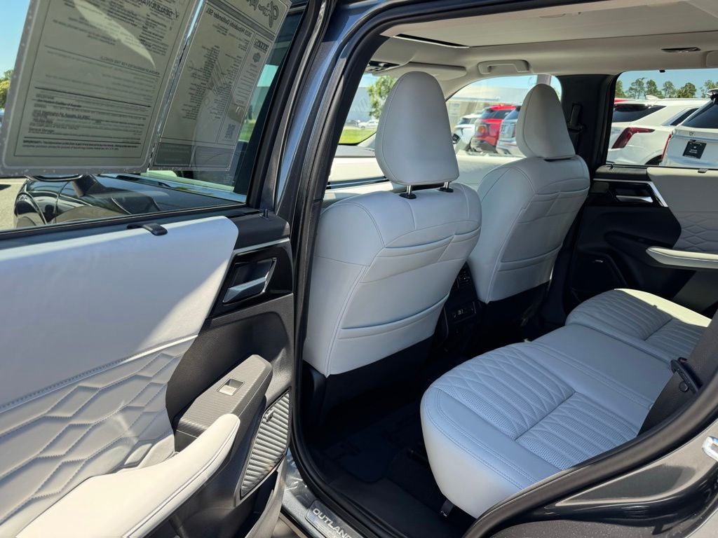 2025 Mitsubishi Outlander SEL