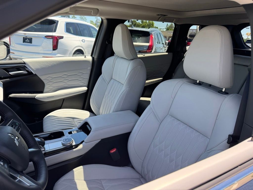 2025 Mitsubishi Outlander SEL