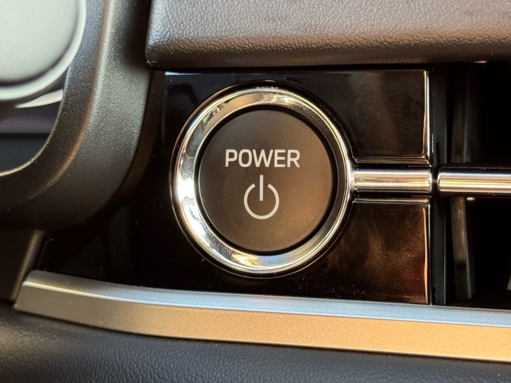 2025 Mitsubishi Outlander PHEV SE