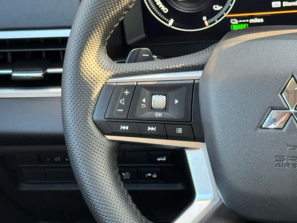 2025 Mitsubishi Outlander PHEV SE