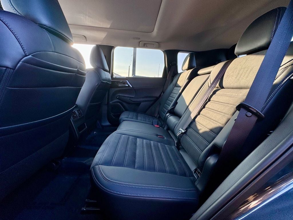 2025 Mitsubishi Outlander PHEV SE