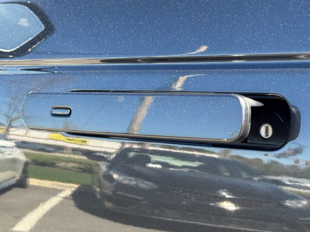 2026 Land Rover Range Rover Velar Dynamic SE