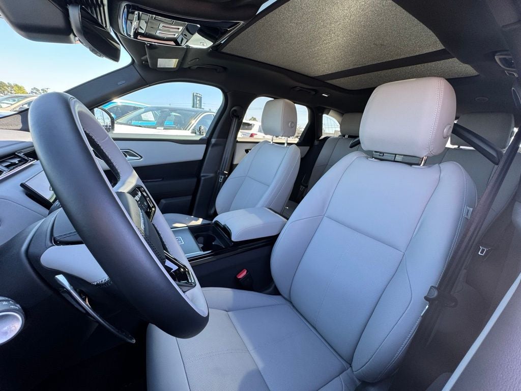 2026 Land Rover Range Rover Velar Dynamic SE