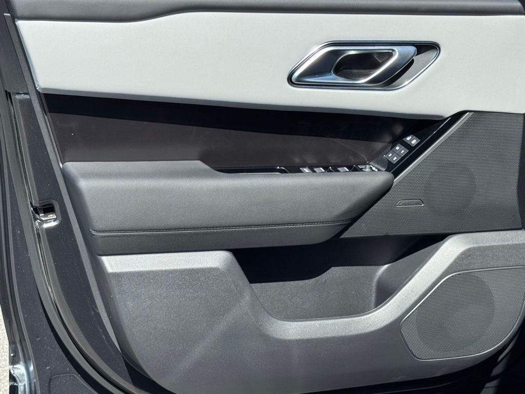 2026 Land Rover Range Rover Velar Dynamic SE