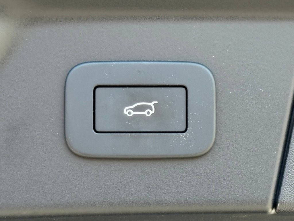 2026 Land Rover Range Rover Velar Dynamic SE