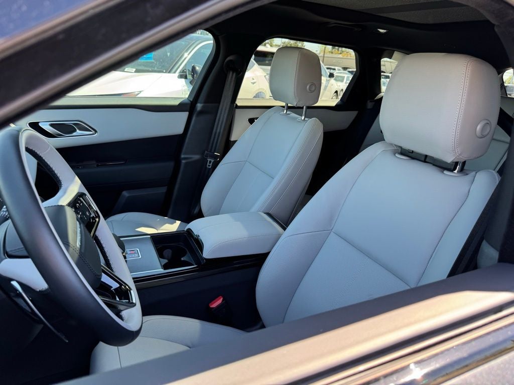 2026 Land Rover Range Rover Velar Dynamic SE