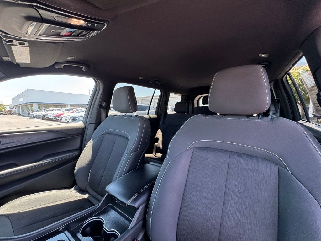 2024 Jeep Grand Cherokee L Laredo