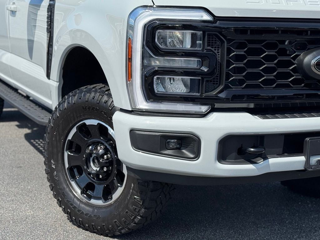 2025 Ford F-250SD Lariat Tremor Off-Road Package