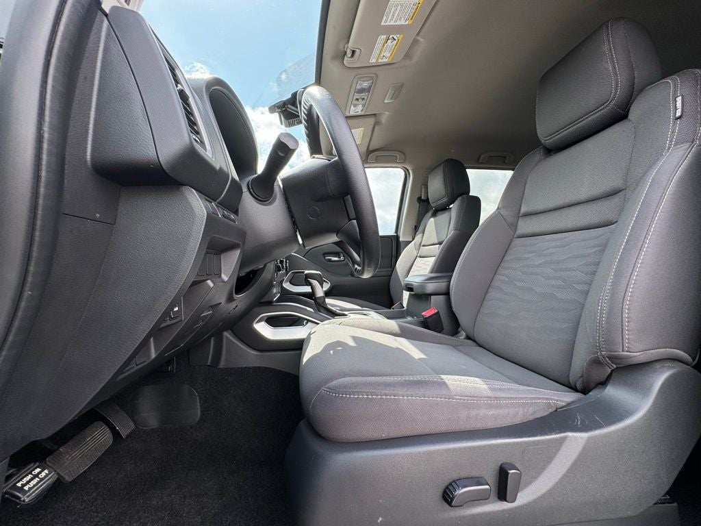 2024 Nissan Frontier SV