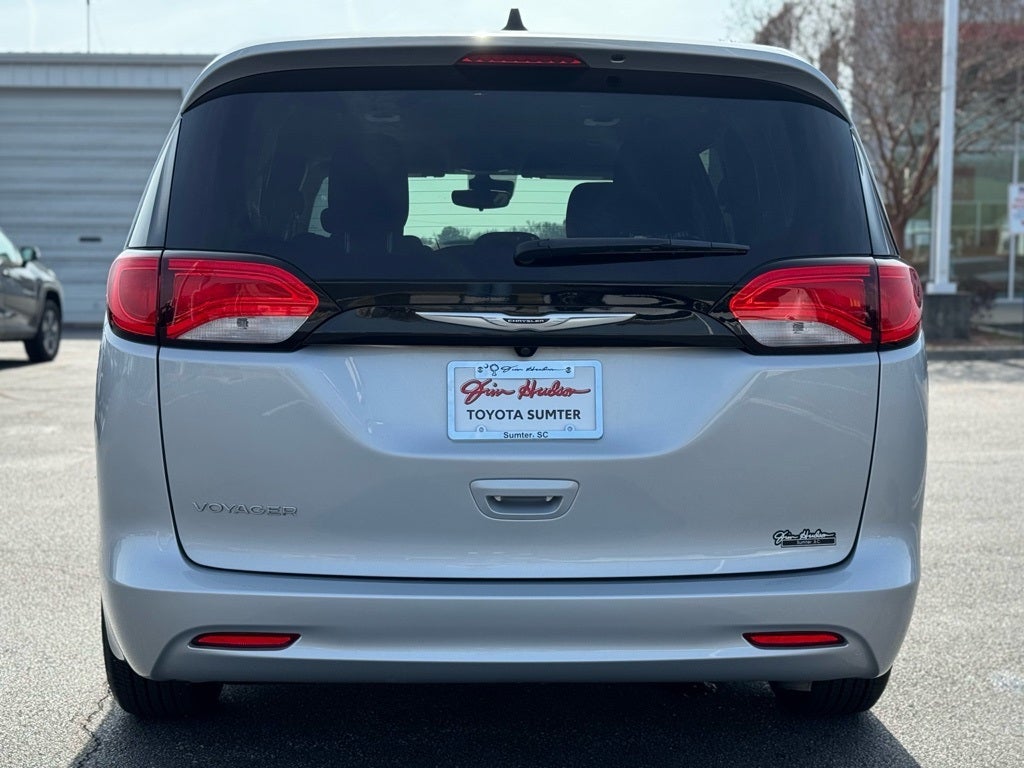 2023 Chrysler Voyager LX
