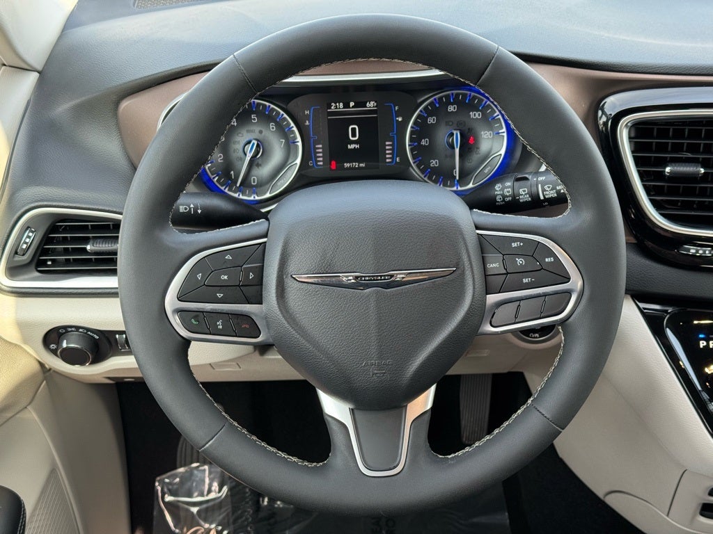 2023 Chrysler Voyager LX