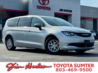 2023 Chrysler Voyager LX