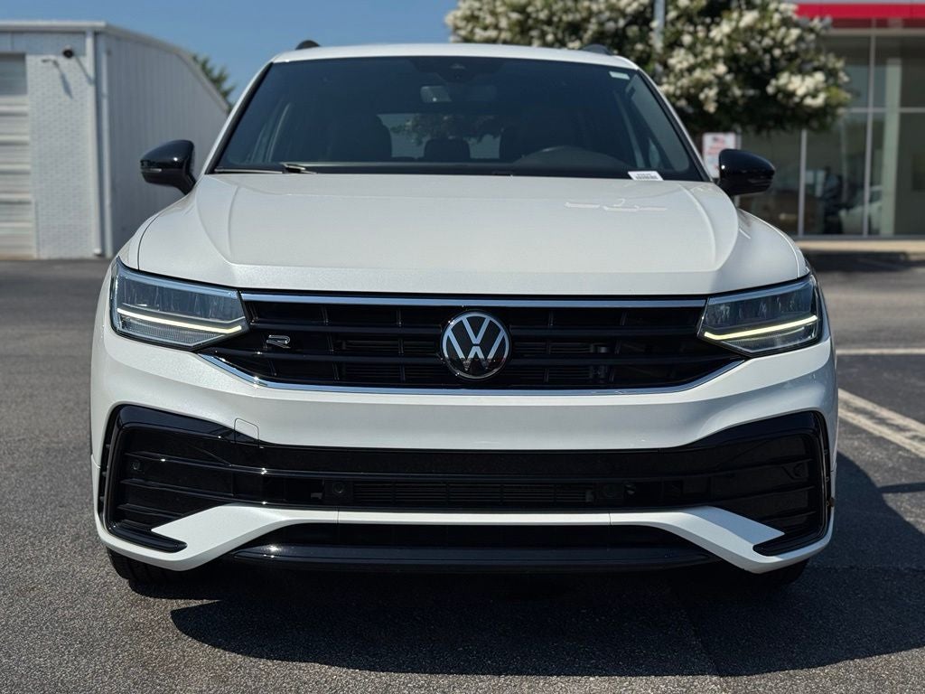 2024 Volkswagen Tiguan 2.0T SE R-Line Black