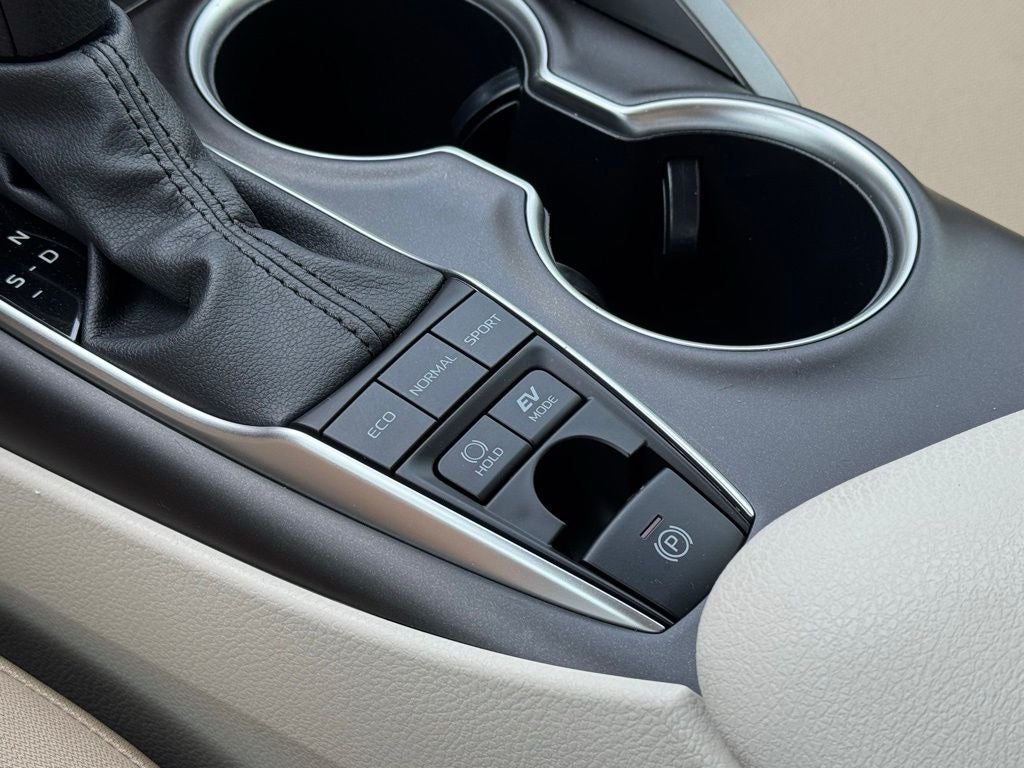 2023 Toyota Camry Hybrid LE