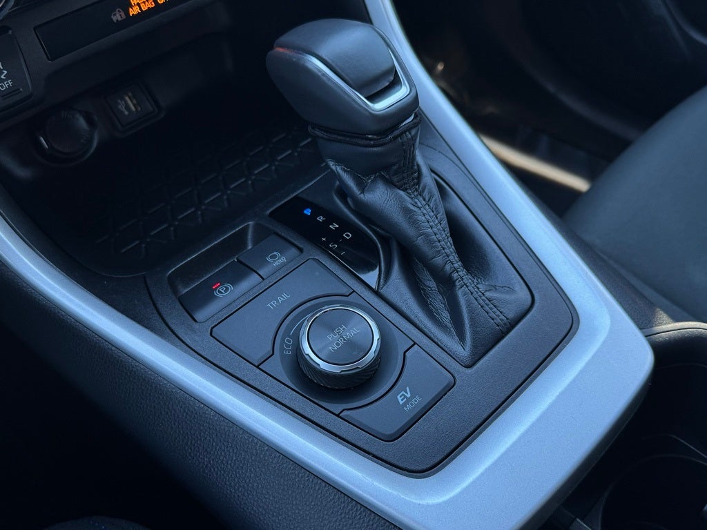 2023 Toyota RAV4 Hybrid SE