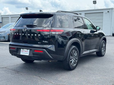 2024 Nissan Pathfinder SV
