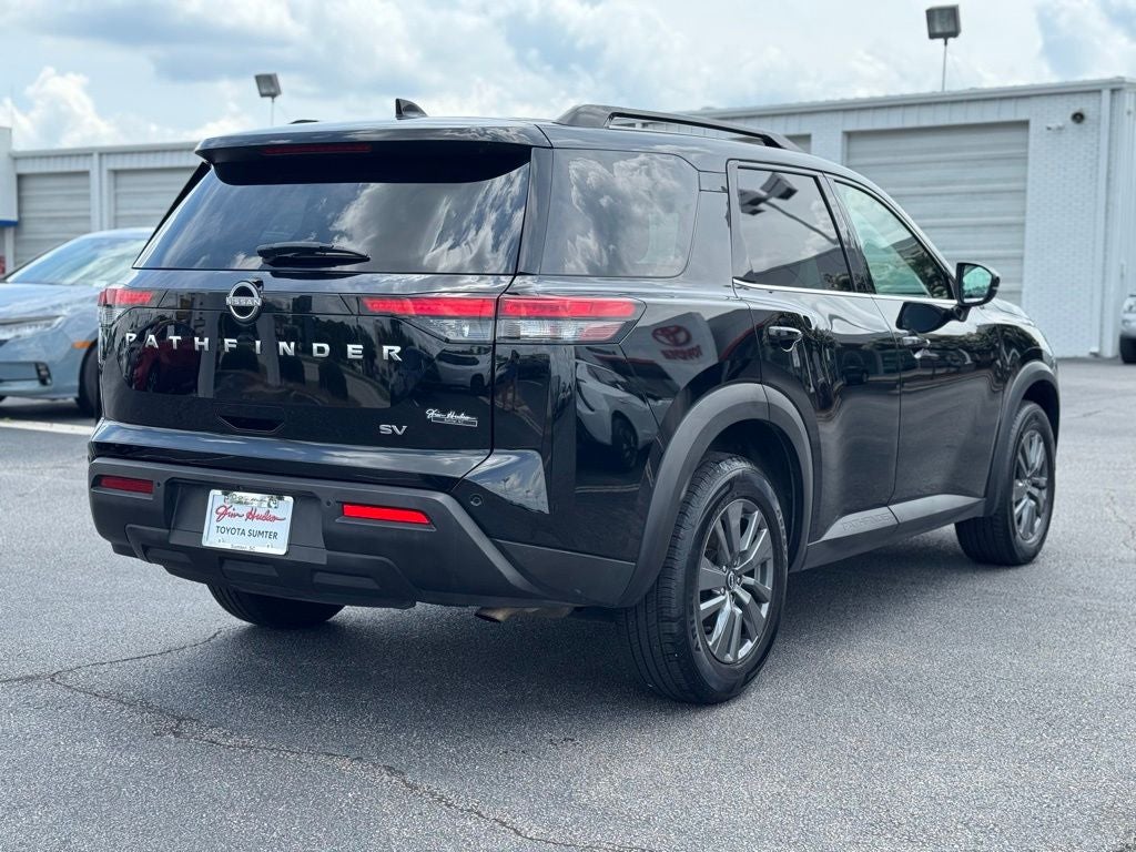 2024 Nissan Pathfinder SV