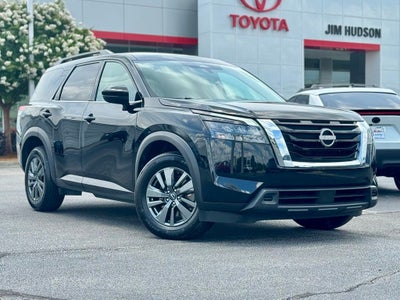 2024 Nissan Pathfinder SV