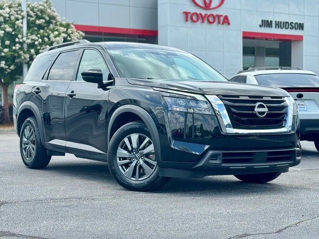 2024 Nissan Pathfinder SV