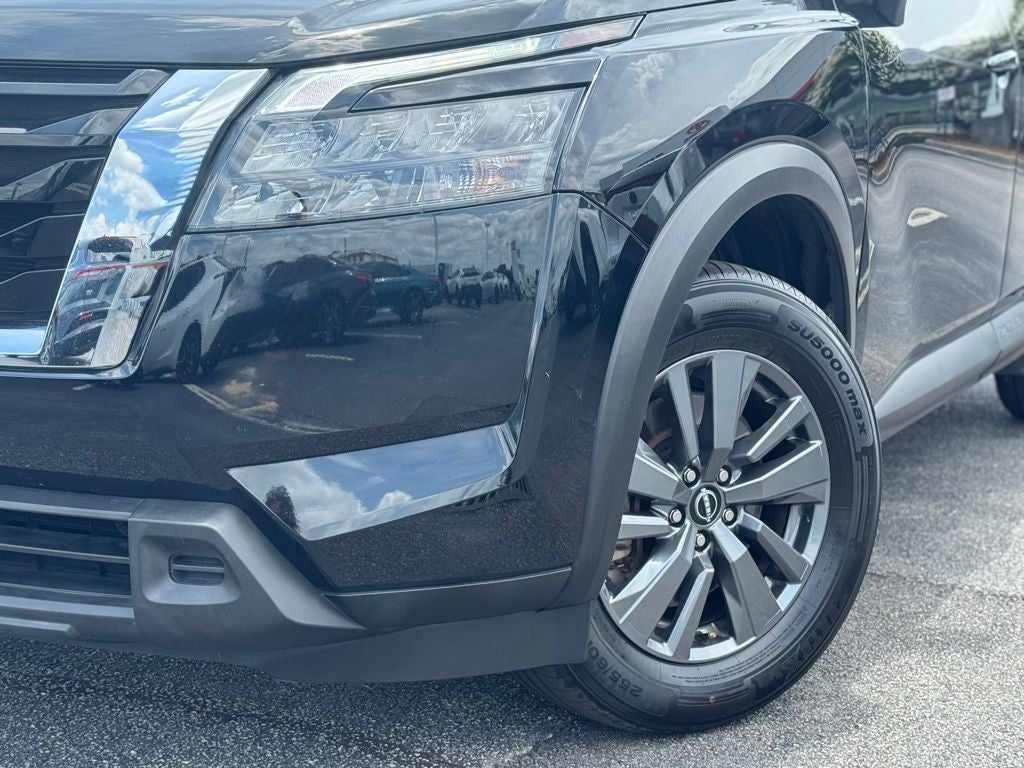 2024 Nissan Pathfinder SV