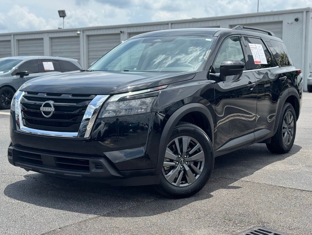 2024 Nissan Pathfinder SV