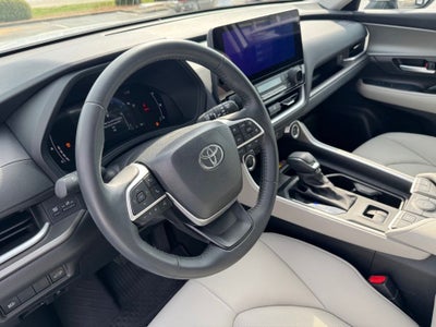 2024 Toyota Grand Highlander XLE