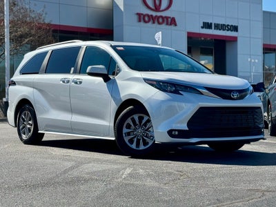 2025 Toyota Sienna XLE 7 Passenger