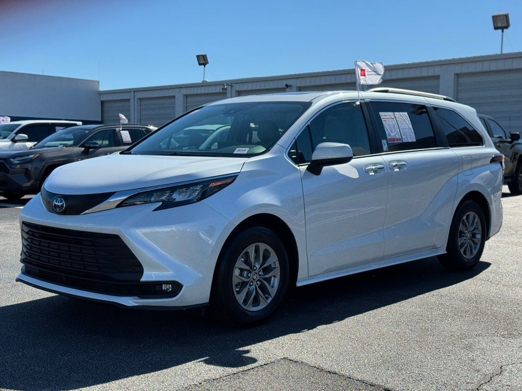 2025 Toyota Sienna XLE 7 Passenger