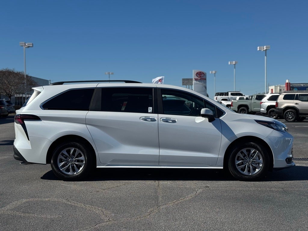 2025 Toyota Sienna XLE 7 Passenger