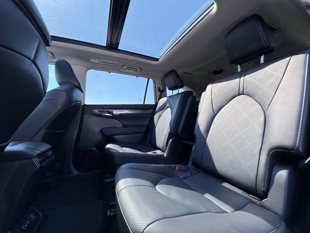 2024 Toyota Highlander Platinum