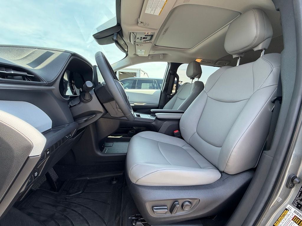 2026 Toyota Sienna XLE 8 Passenger