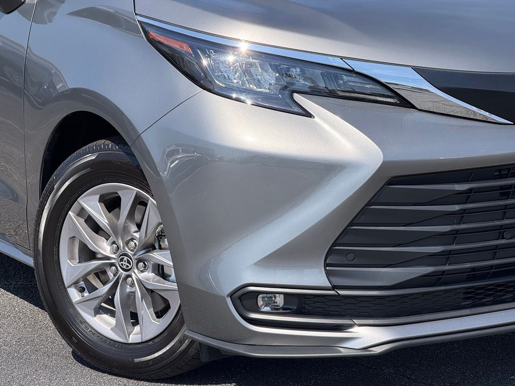 2026 Toyota Sienna XLE 8 Passenger