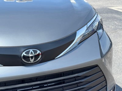 2026 Toyota Sienna XLE 8 Passenger