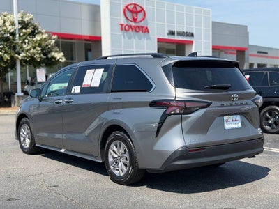 2026 Toyota Sienna XLE 8 Passenger