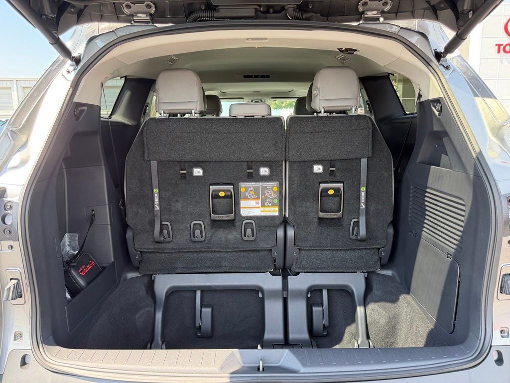 2026 Toyota Sienna XLE 8 Passenger