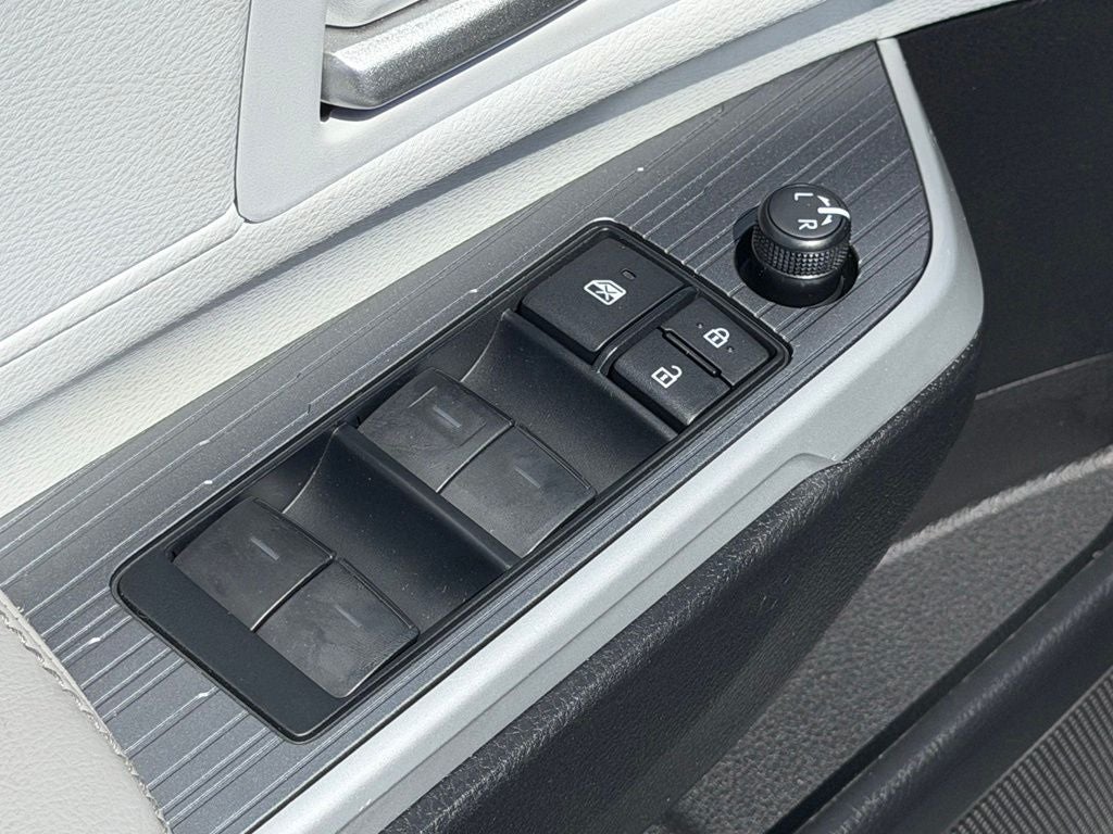 2026 Toyota Sienna XLE 8 Passenger