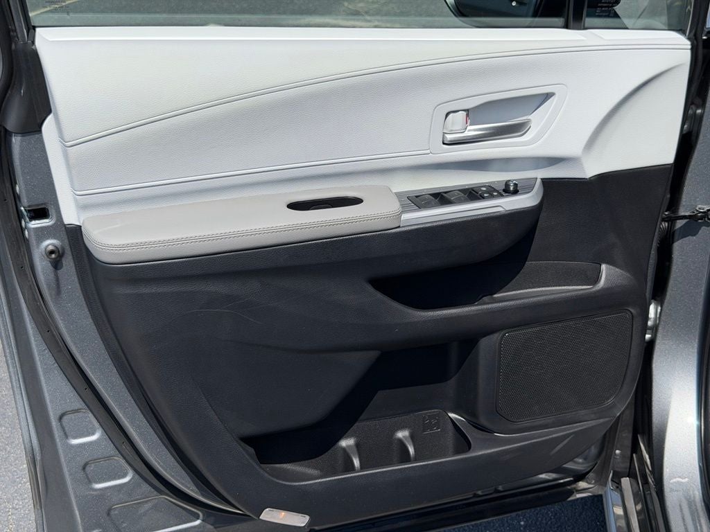 2026 Toyota Sienna XLE 8 Passenger