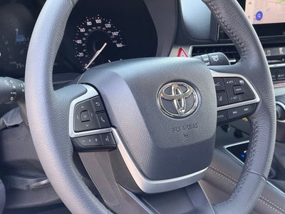 2026 Toyota Sienna XLE 8 Passenger