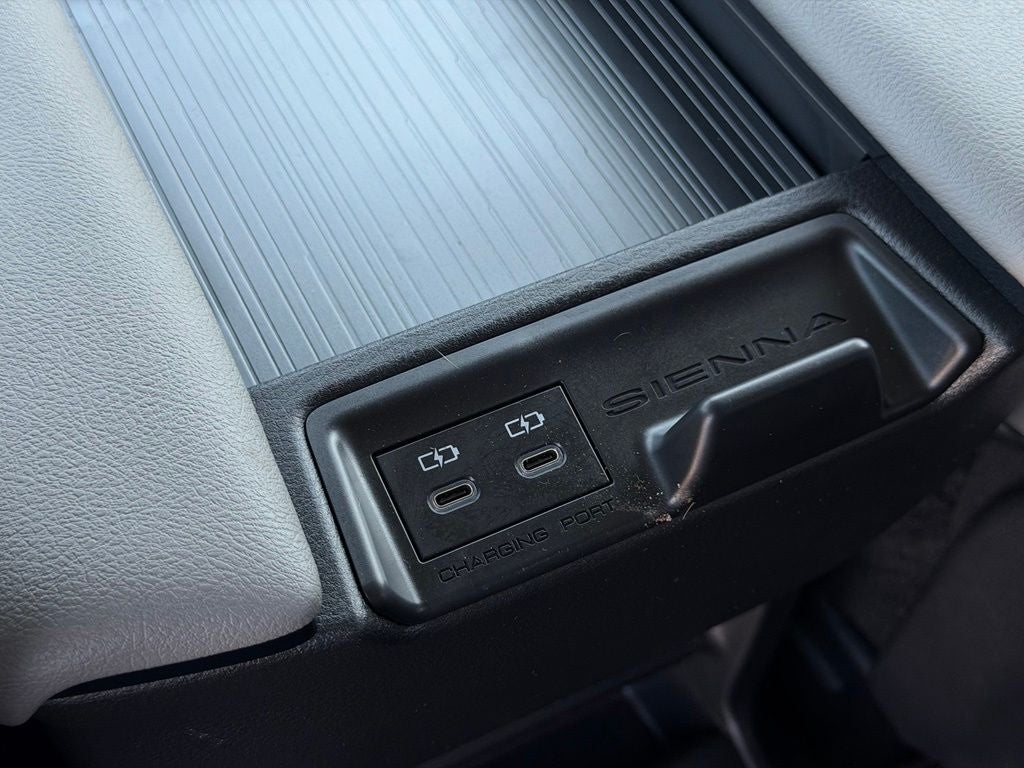 2026 Toyota Sienna XLE 8 Passenger