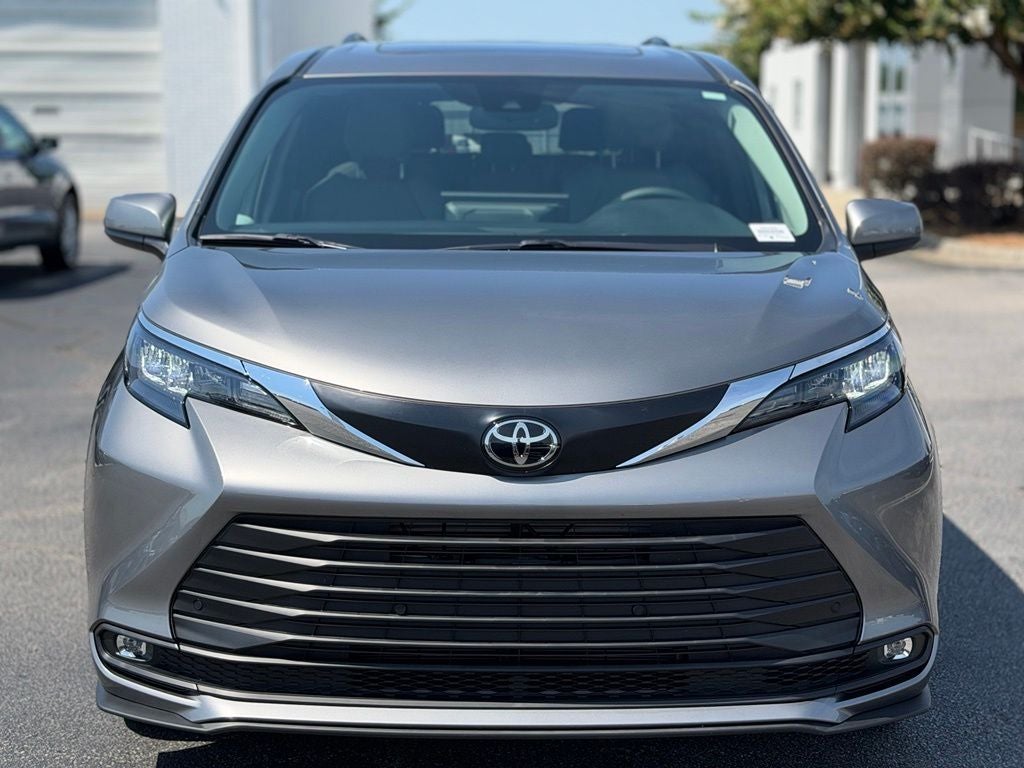 2026 Toyota Sienna XLE 8 Passenger
