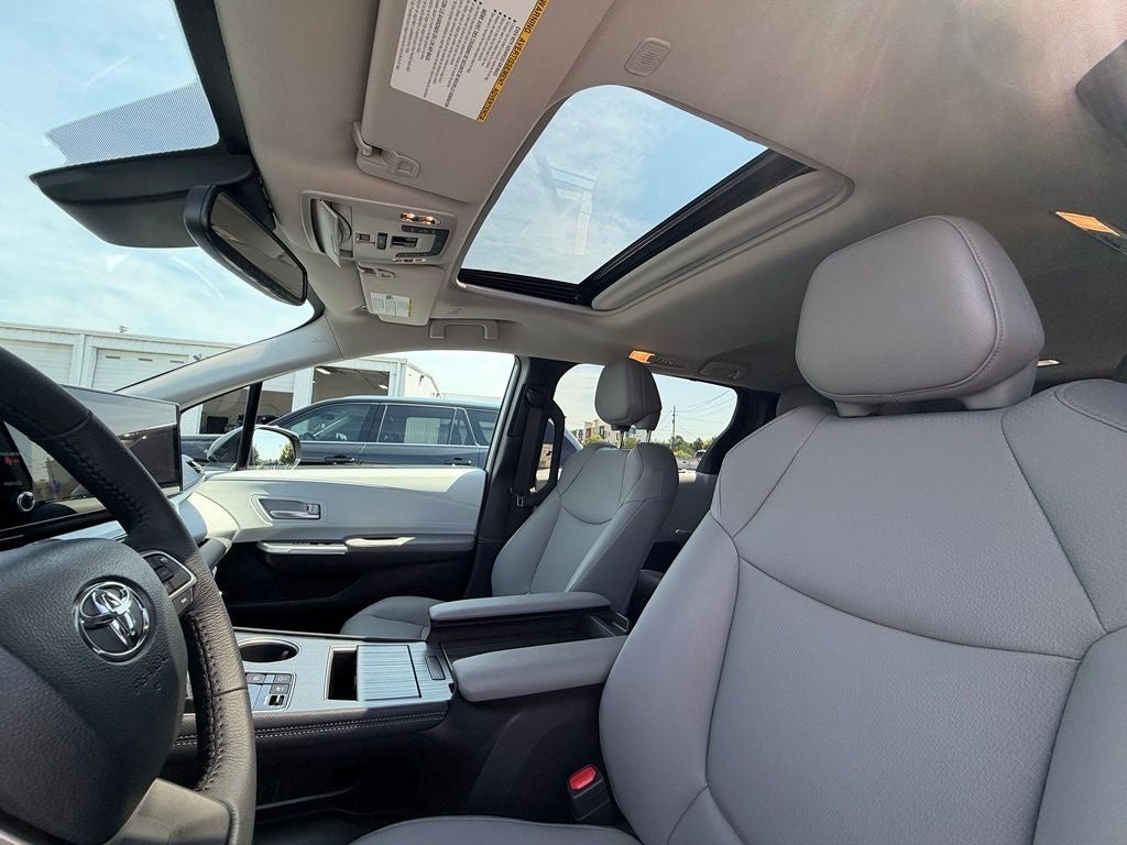 2026 Toyota Sienna XLE 8 Passenger