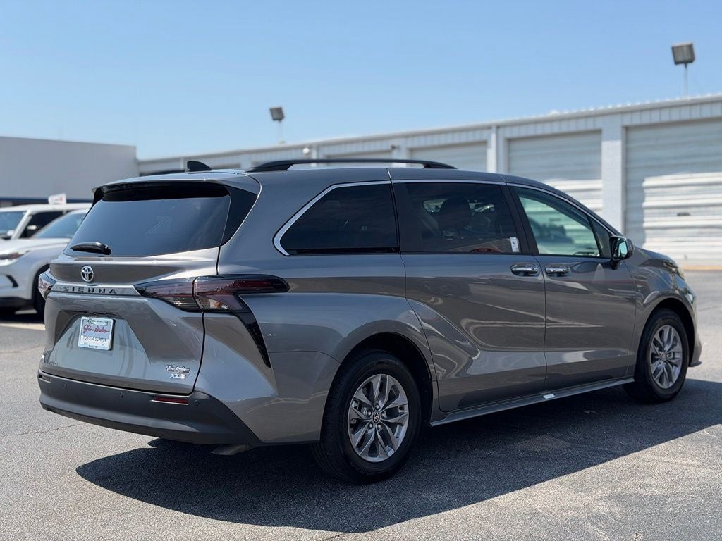2026 Toyota Sienna XLE 8 Passenger