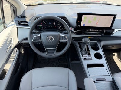 2026 Toyota Sienna XLE 8 Passenger