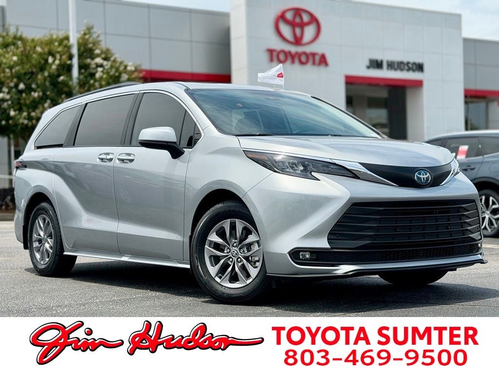 2025 Toyota Sienna XLE 8 Passenger