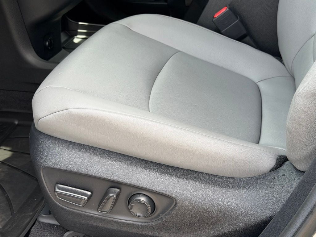 2025 Toyota Sienna XLE 8 Passenger